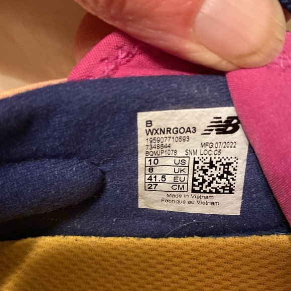 Shoes - Picture 5 of 6